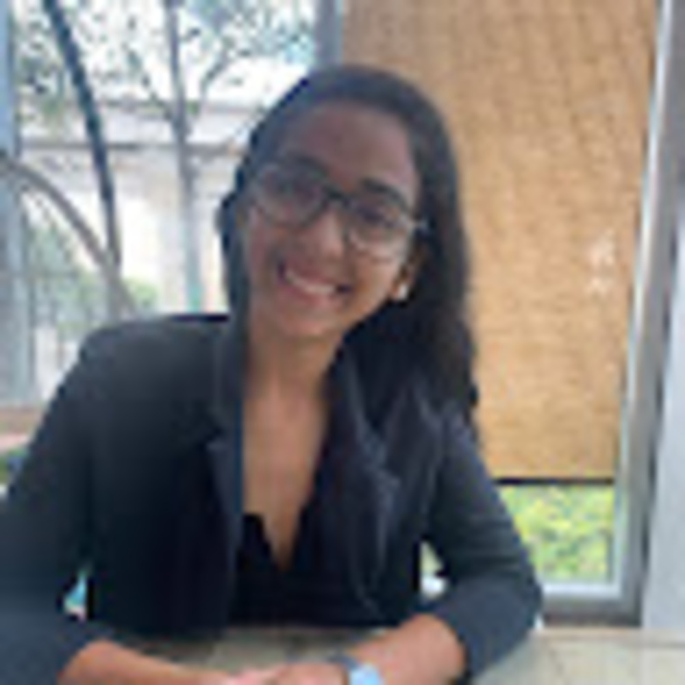 Meet your Posher, Gabriela